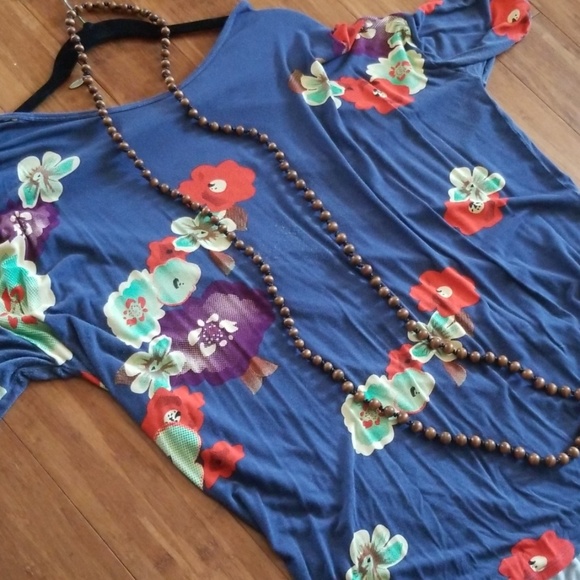 LuLaRoe Tops - Large irma Floral used